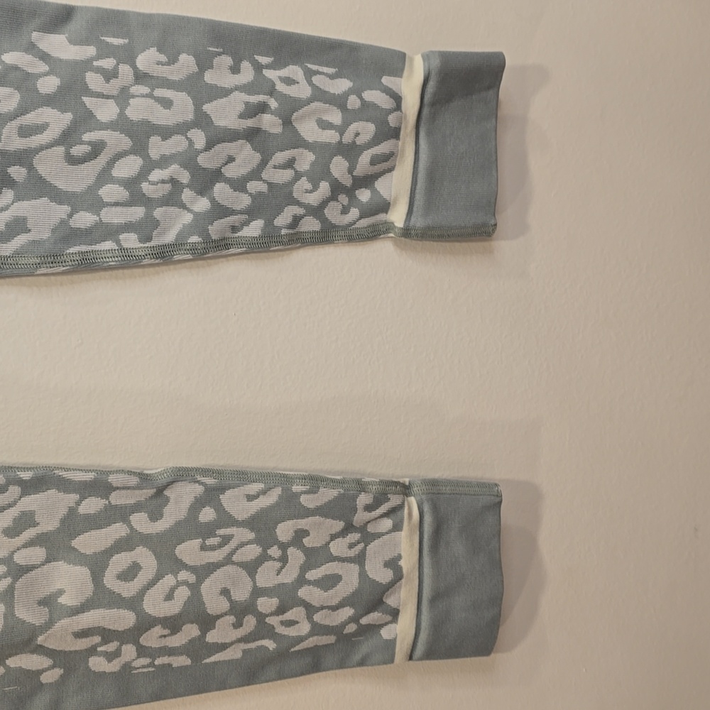 Sweaty Betty Blue Leopard Print Jacquard Base Layer Seamless Leggings Sz 10 NWOT - Picture 3 of 6